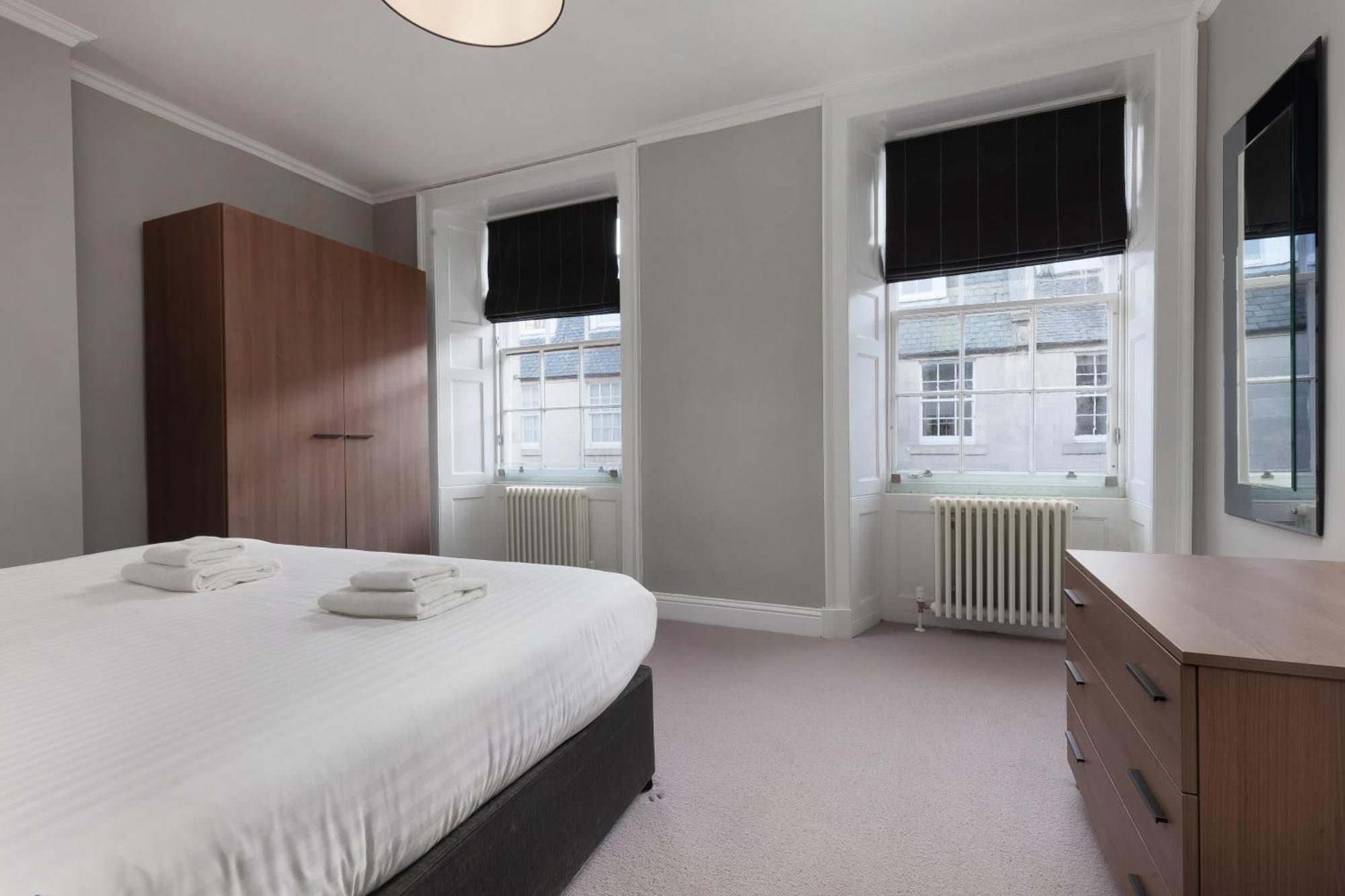 Destiny Scotland - Hill Street Apartments Edinburgh Exterior photo
