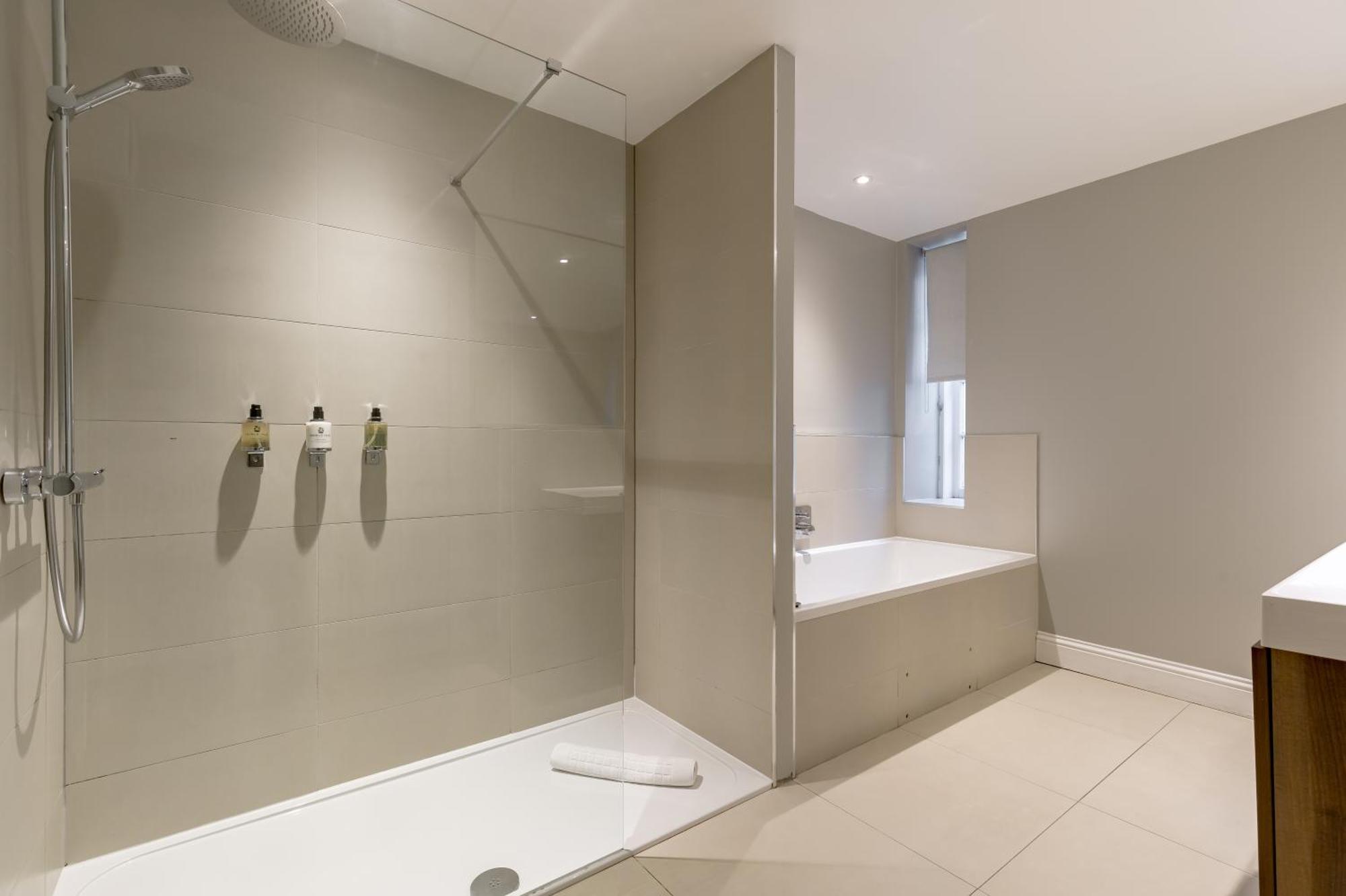 Destiny Scotland - Hill Street Apartments Edinburgh Exterior photo